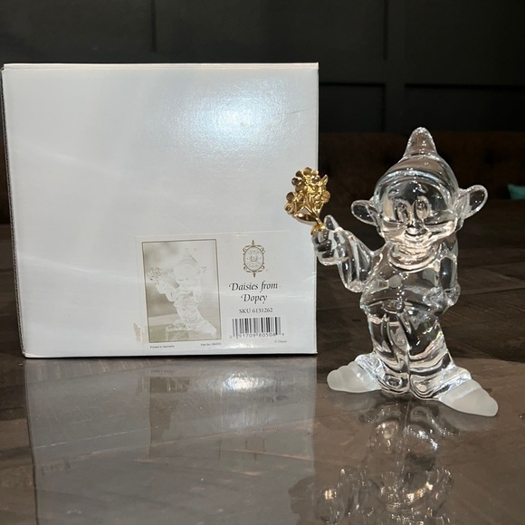 Disney Lenox Classics “Daisies from Dopey” for Disney Showcase Collection NEW - Picture 1 of 6
